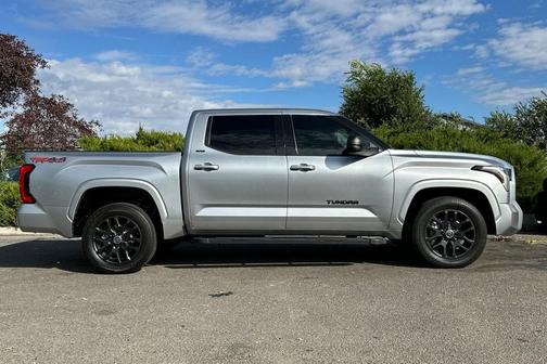 2022 Toyota Tundra SR5