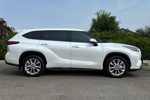 2022 Toyota Highlander Hybrid Limited