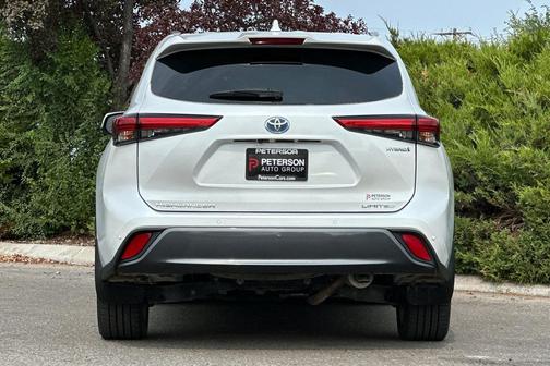 2022 Toyota Highlander Hybrid Limited