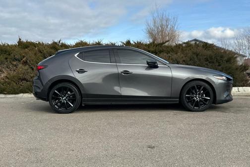 2022 Mazda Mazda3 FWD w/Premium Package
