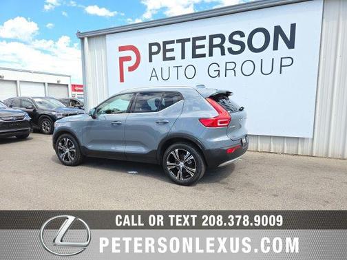 Thunder Grey Metallic 2022 Volvo XC40 T5 Inscription