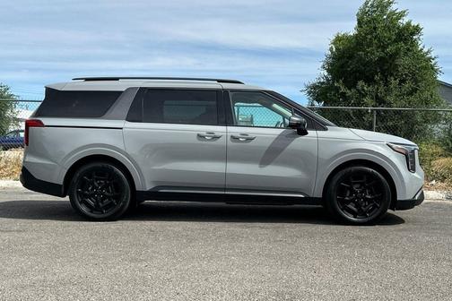 Ceramic Silver 2026 Kia Carnival Hybrid SX