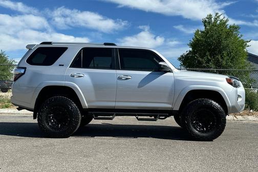 Classic Silver Metallic 2024 Toyota 4Runner SR5