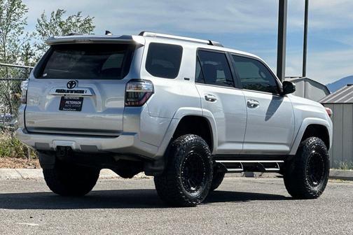 Classic Silver Metallic 2024 Toyota 4Runner SR5