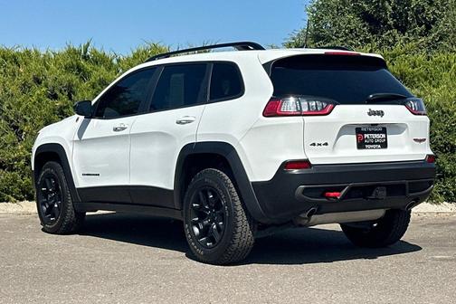 2022 Jeep Cherokee Trailhawk