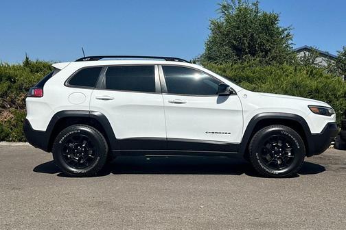 2022 Jeep Cherokee Trailhawk