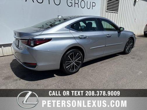 Iridium 2024 Lexus ES 250 Base