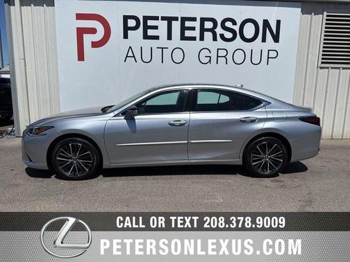 Iridium 2024 Lexus ES 250 Base