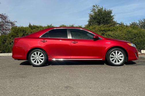 2014 Toyota Camry Hybrid XLE