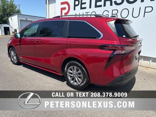 2021 Toyota Sienna LE