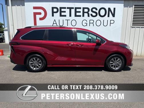 2021 Toyota Sienna LE
