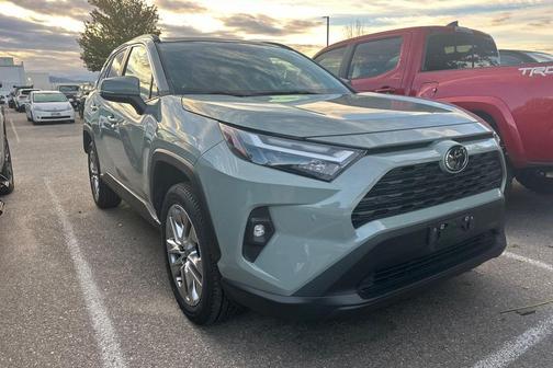 2022 Toyota RAV4 XLE Premium