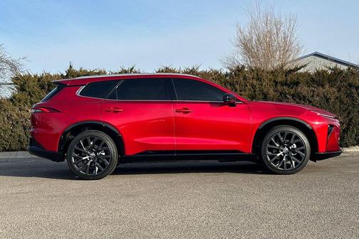 2025 Toyota Crown Signia Limited