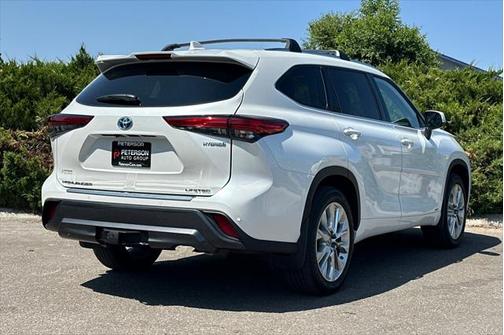 2022 Toyota Highlander Hybrid Limited
