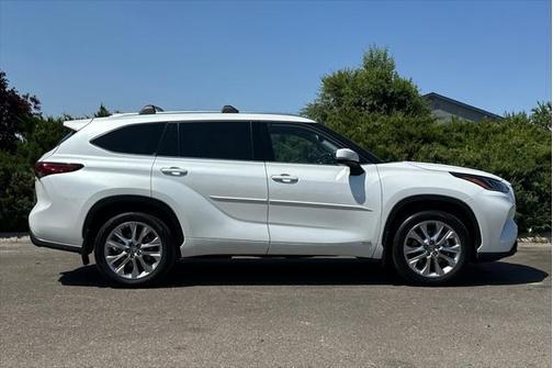 2022 Toyota Highlander Hybrid Limited