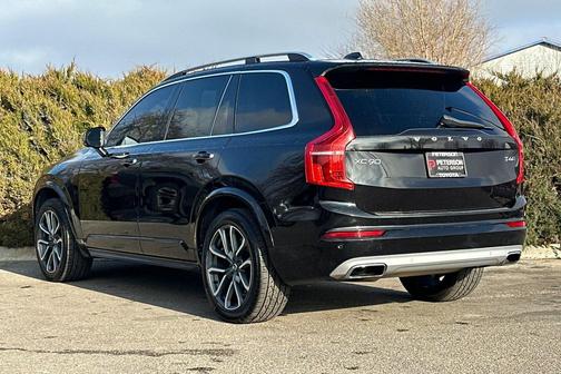 2018 Volvo XC90 T6 Momentum