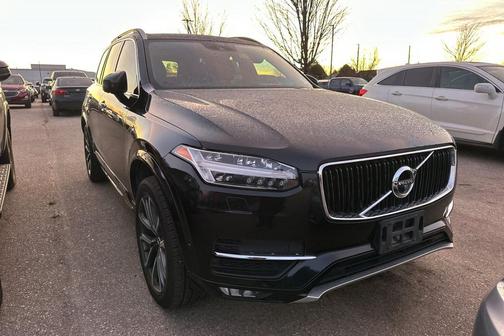 2018 Volvo XC90 T6 Momentum