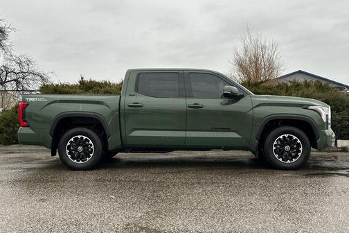 2022 Toyota Tundra SR5