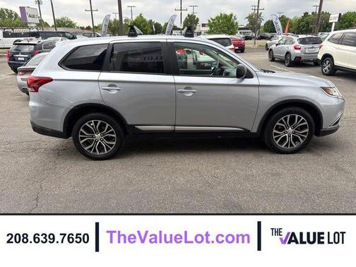 Rally Red Metallic 2017 Mitsubishi Outlander Sport 2.0 ES