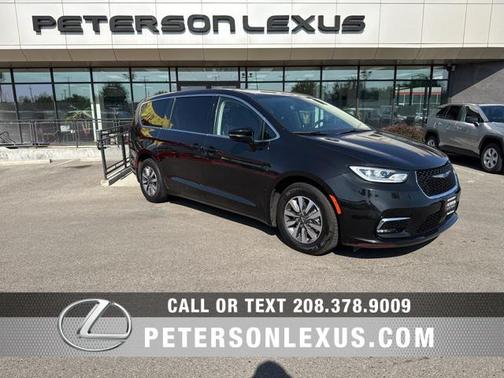 2024 Chrysler Pacifica Hybrid Select