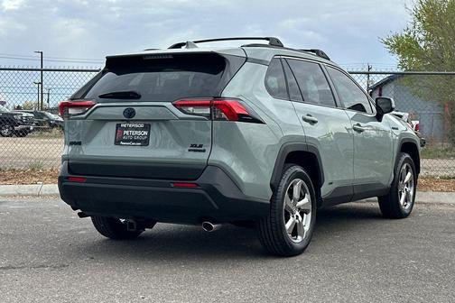 2021 Toyota RAV4 Hybrid XLE Premium