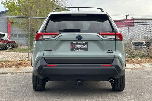 2021 Toyota RAV4 Hybrid XLE Premium