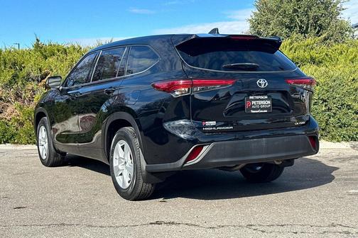 2022 Toyota Highlander LE