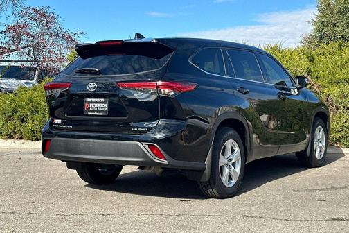 2022 Toyota Highlander LE