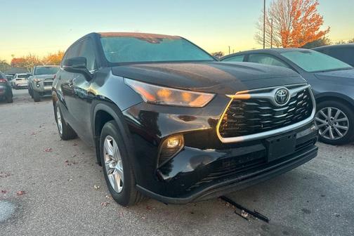 2022 Toyota Highlander LE