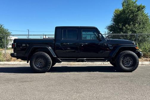 Black Clearcoat 2024 Jeep Gladiator Sport S