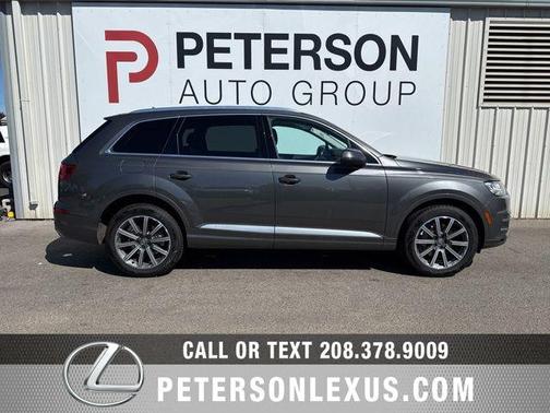 Graphite Gray Metallic 2018 Audi Q7 3.0T Premium Plus