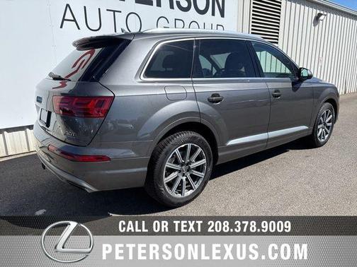 Graphite Gray Metallic 2018 Audi Q7 3.0T Premium Plus