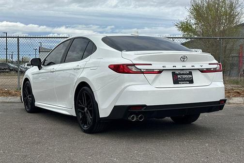 Ice Cap 2025 Toyota Camry SE