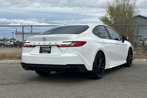 Ice Cap 2025 Toyota Camry SE