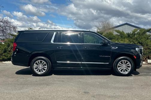 2022 GMC Yukon XL SLT