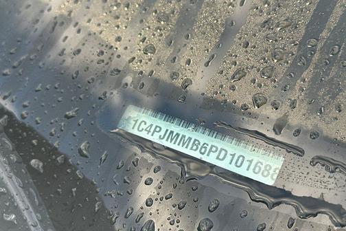 Bright White Clearcoat 2023 Jeep Cherokee Altitude