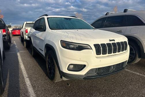 Bright White Clearcoat 2023 Jeep Cherokee Altitude