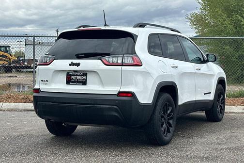 Bright White Clearcoat 2023 Jeep Cherokee Altitude