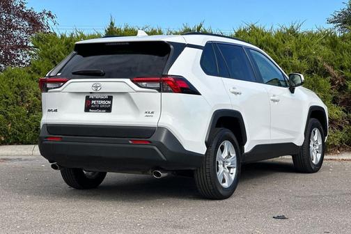 2020 Toyota RAV4 XLE
