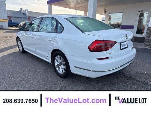 2018 Volkswagen Passat 2.0T R-Line