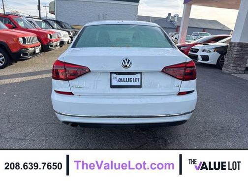 2018 Volkswagen Passat 2.0T R-Line