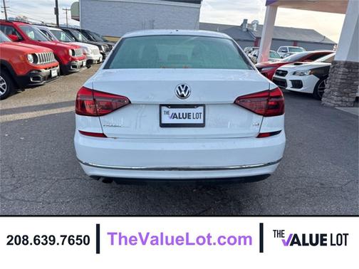 2018 Volkswagen Passat 2.0T R-Line