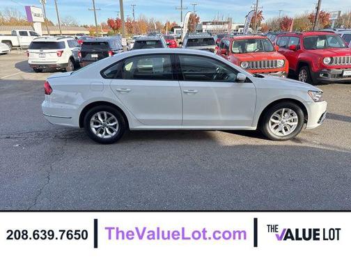 2018 Volkswagen Passat 2.0T R-Line