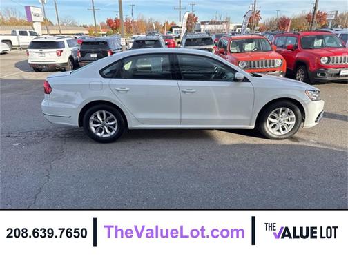 2018 Volkswagen Passat 2.0T R-Line