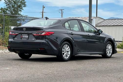 Ice Cap 2025 Toyota Camry SE