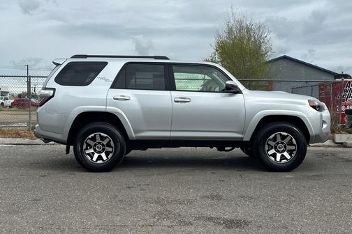 Classic Silver Metallic 2024 Toyota 4Runner TRD Off Road