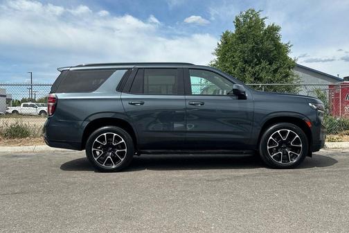 Shadow Gray Metallic 2021 Chevrolet Tahoe 4WD RST