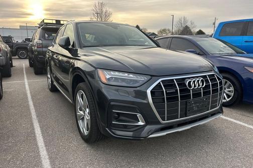 Manhattan Gray Metallic 2021 Audi Q5 45 Prestige