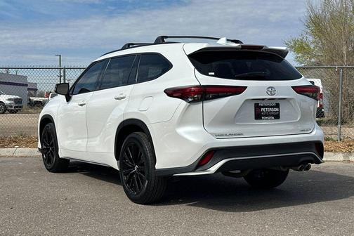 Wind Chill Pearl 2023 Toyota Highlander XSE