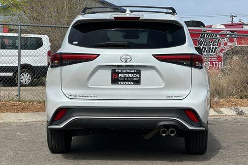 Wind Chill Pearl 2023 Toyota Highlander XSE